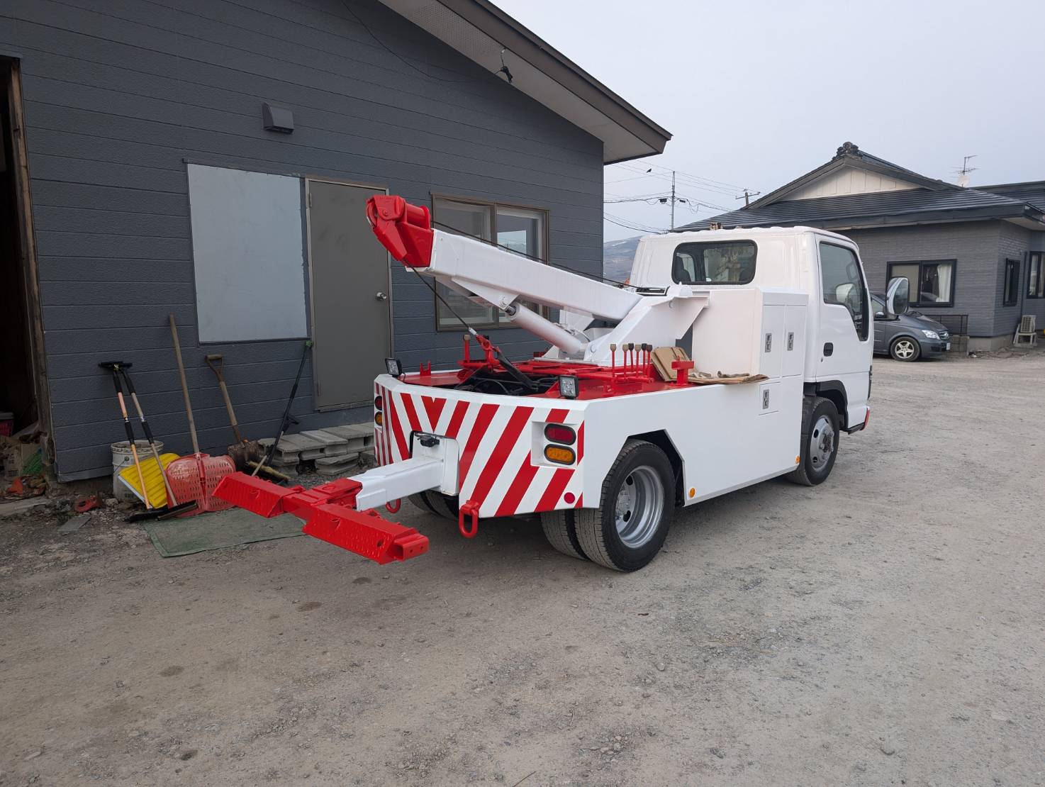 バスを積載するフルフラット積載車
